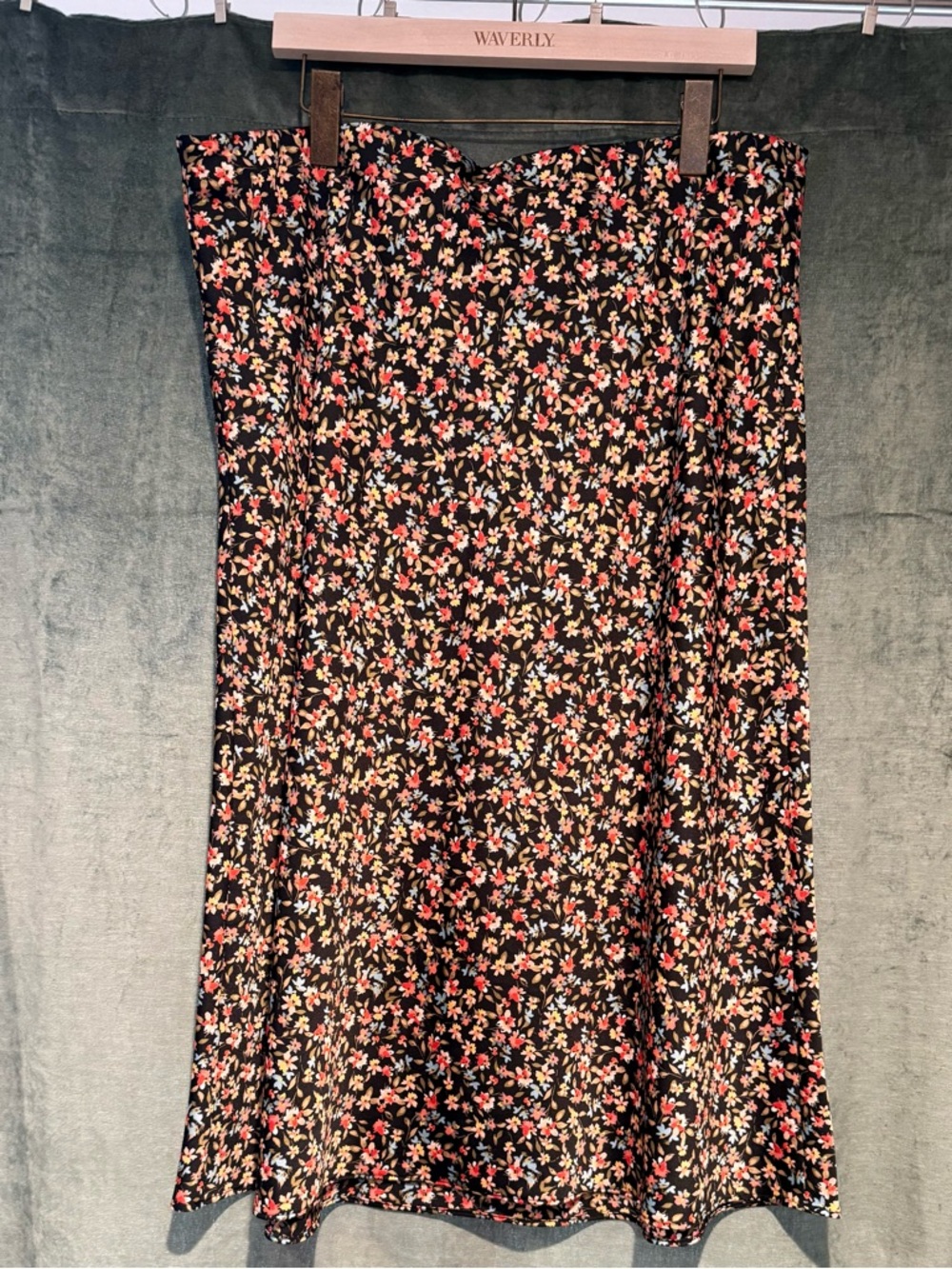 Women’s Black Floral Midi Skirt - Loft